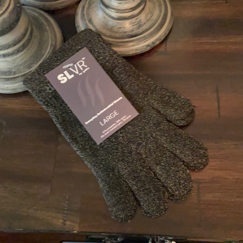 Gekks silver infused antimicrobial glove M & L  Available $30